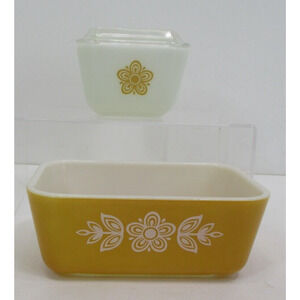 Vintage Pyrex Butterfly Gold 501-B Fridgie Dish and 501 Lid 0502 1 1/2 Pint